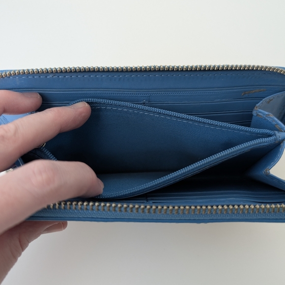 Coach Beige and Blue Zip Wallet - Picture 6 of 6